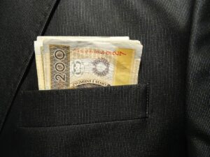 年賀状をアプリで作成した後の保存方法は？